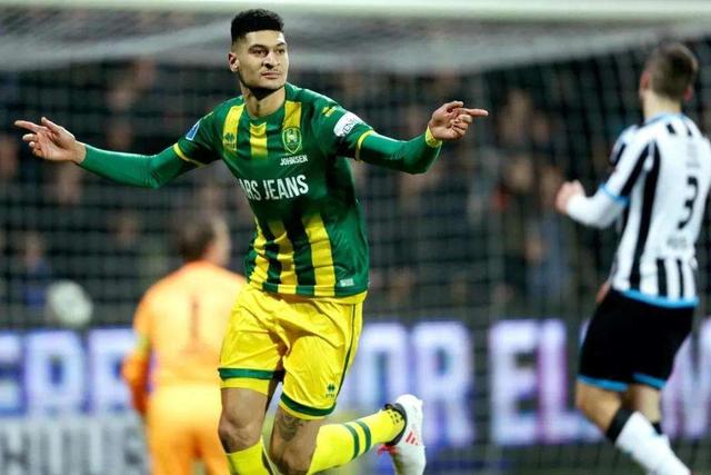 马克西43分詹姆斯31+8+9 湖人负76人止步4连胜